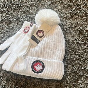 Women’s ' White Pom Beanie & Gloves Set ❤️